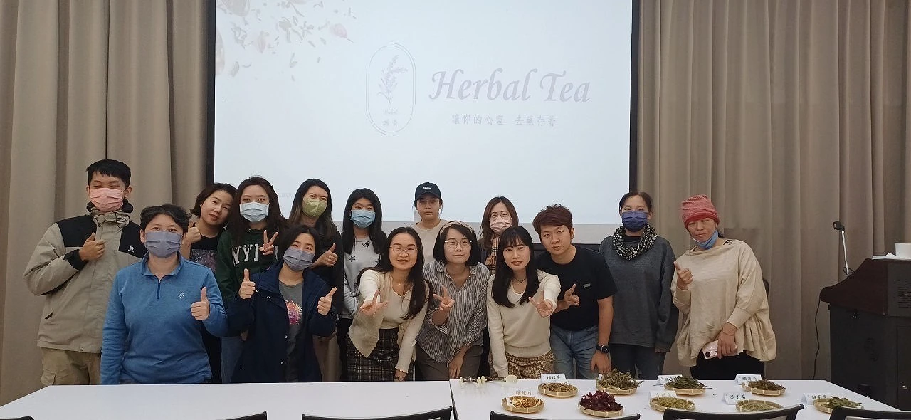 LINE_ALBUM_愛欣的活動照片_250301_2_edited.jpg